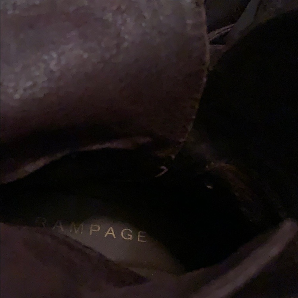 Boots - Picture 4 of 4